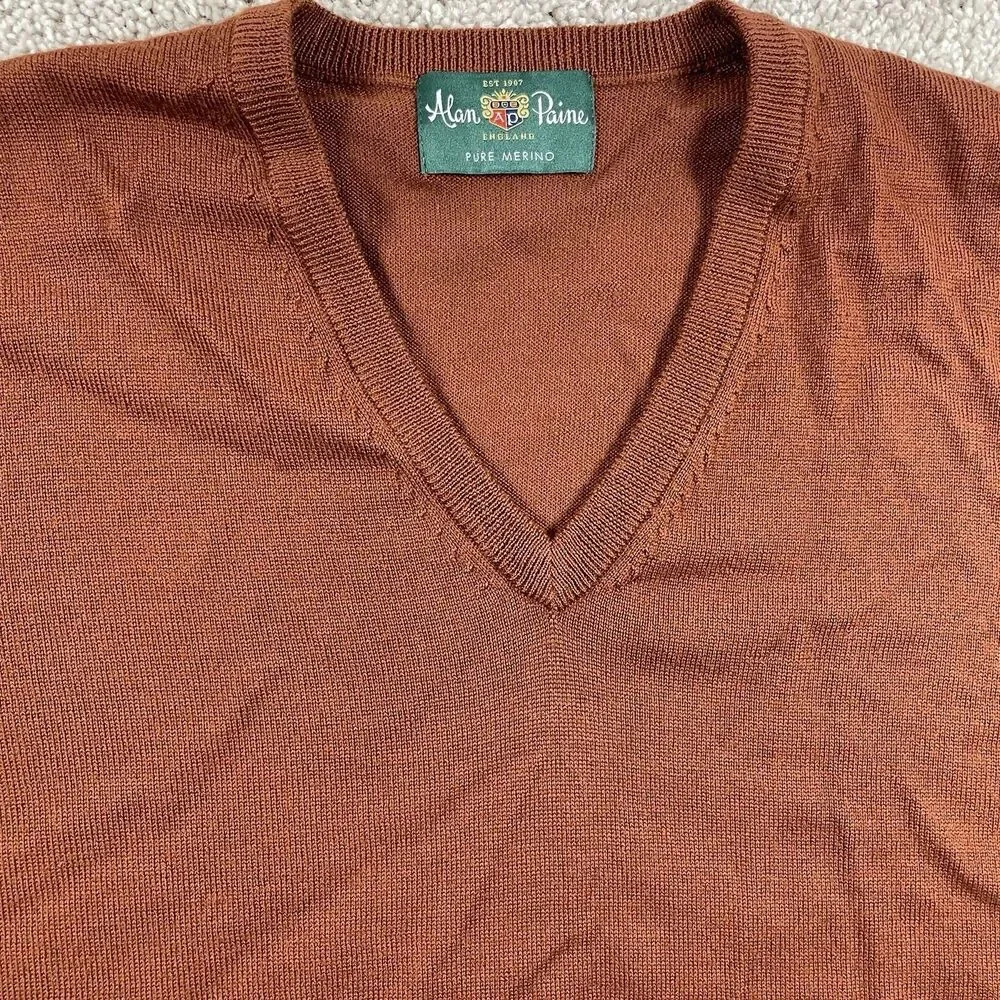Vintage Alan Paine Men’s V-Neck Sweater Vest Brown Merino Wool UK 44 EUR 52 US L